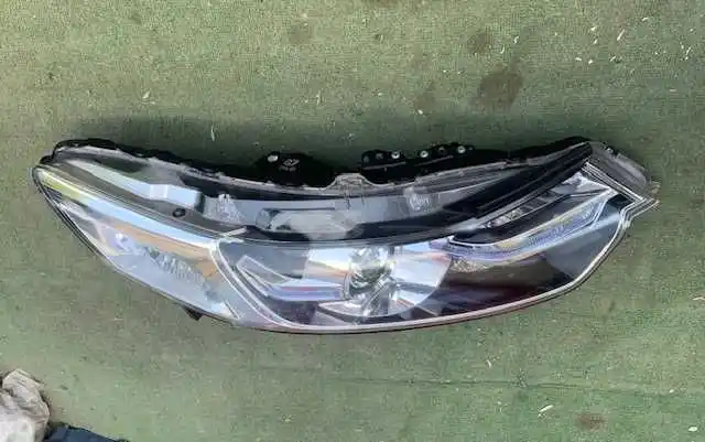 Honda Accord VIII Lift 2011- Lampa Przednia Prawa