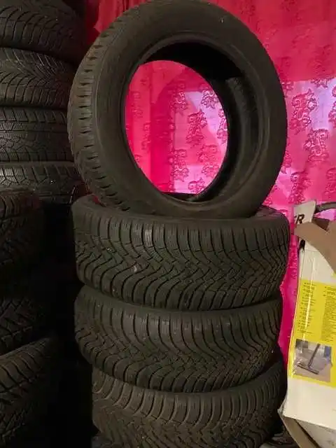 Opony Zimowe 19  Falken Eurowinter HS01 235/55 R19 105V  8mm