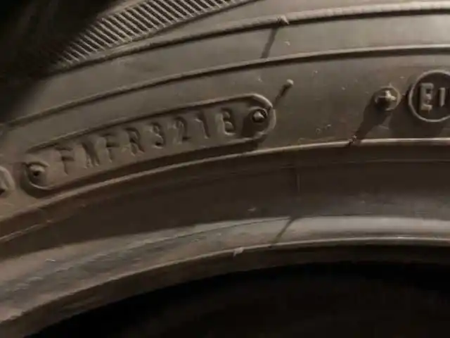 Opony Zimowe 19  Falken Eurowinter HS01 235/55 R19 105V  8mm