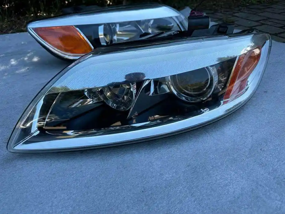 Audi Q7 4L Lampa Przednia Lewa prawa USA