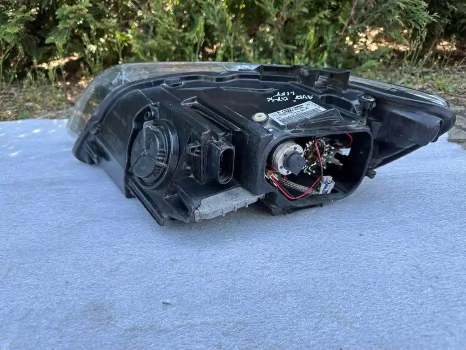 Audi Q7 4L Lampa Przednia Lewa prawa USA
