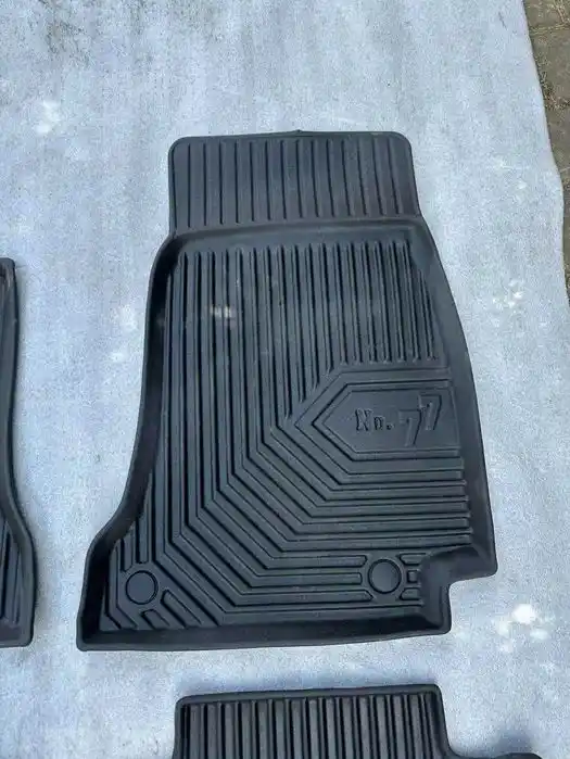 Mercedes E Klasa W213 Komplet Dywaników