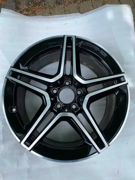 Mercedes C Klasa W205 Pojedyncza Felga 18