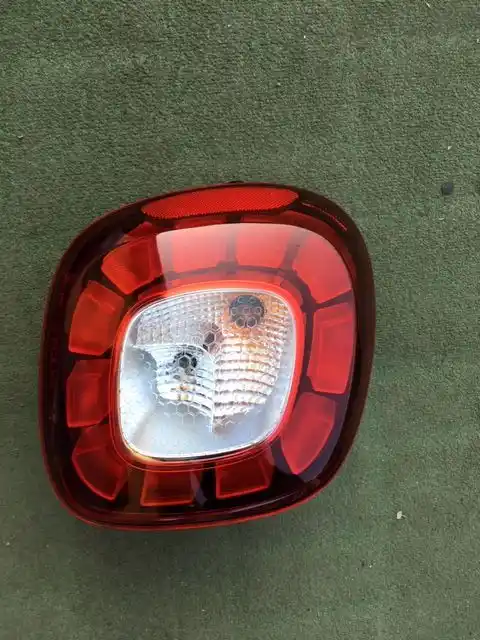 Mercedes Smart Forfour- Lampa Lewa Tył