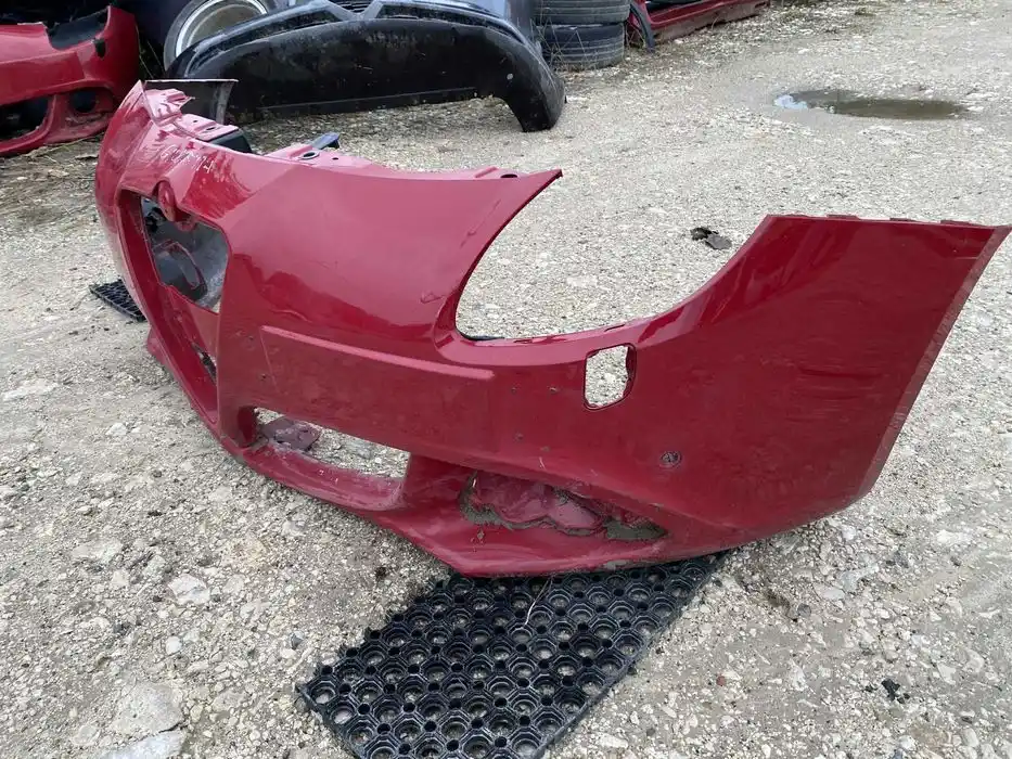 Alfa Romeo Giulietta Zderzak Przód Przedni