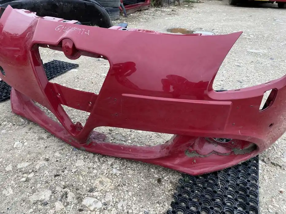 Alfa Romeo Giulietta Zderzak Przód Przedni