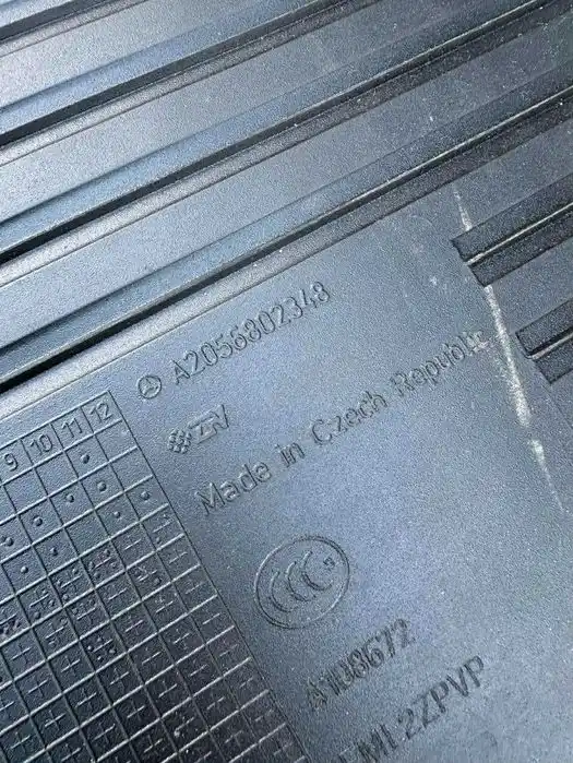 Mercedes C Klasa W205 Komplet Dywaników
