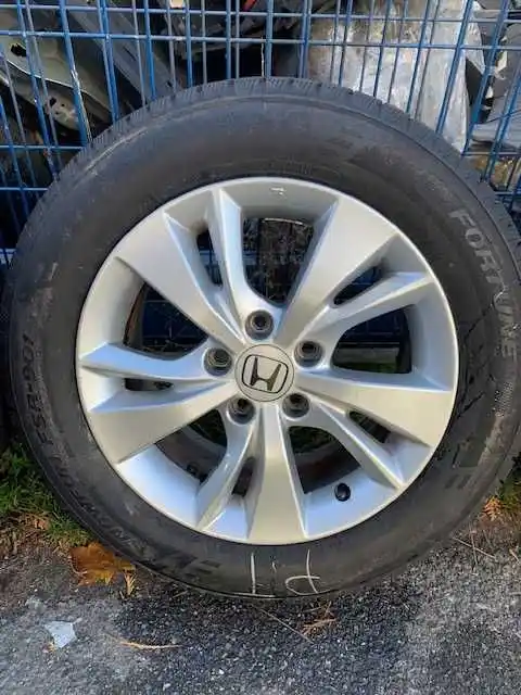 Honda HRV HR-V II  2015 - Koła 16  Zima 215/60/16 Opony 8MM
