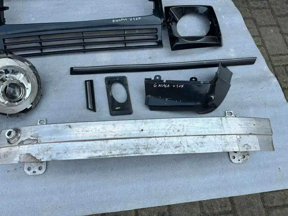 Mercedes G Klasa W463 12-18 Lift Grill Atrapa