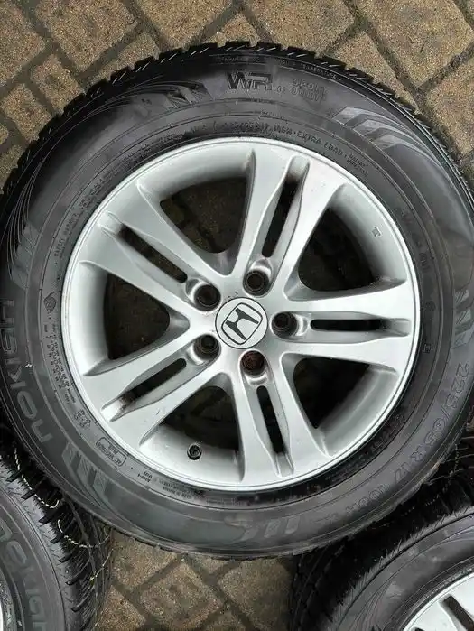 Honda CRV III IV Koła zima 17  225/65/17 6mm