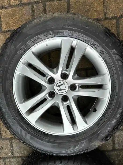 Honda CRV III IV Koła zima 17  225/65/17 6mm