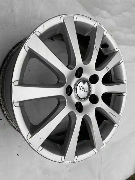 Jeep Grand Cherokee WK2 Pojedyńcza Felga 18
