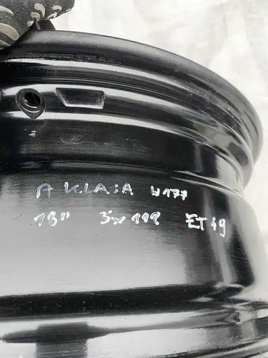 Mercedes CLA W118 W177 Pojedyńcza Felga 18 ładna ET49