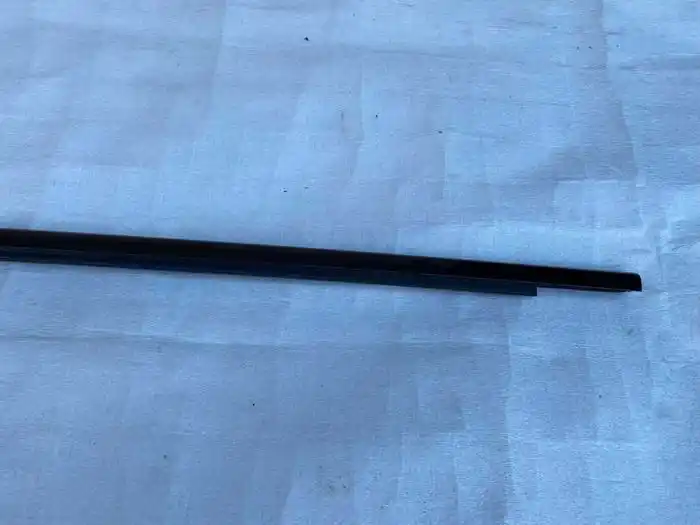 Mercedes CLA W118 Listwa Drzwi Przednich Lewych