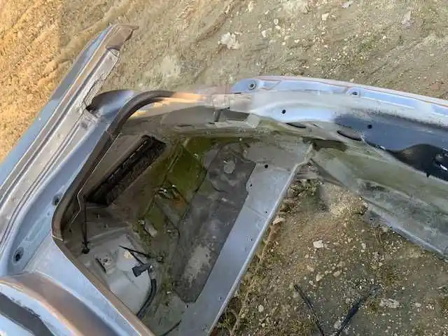 Maserati GranTurismo Pas Tył Tylny