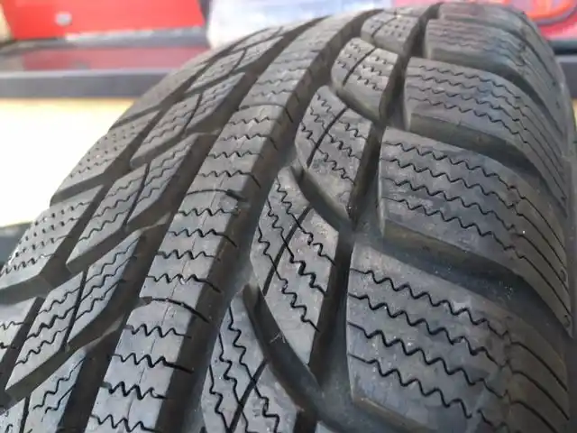 Opona Zimowa 15 Cali Champiro WT Plus 8mm 175/65/15