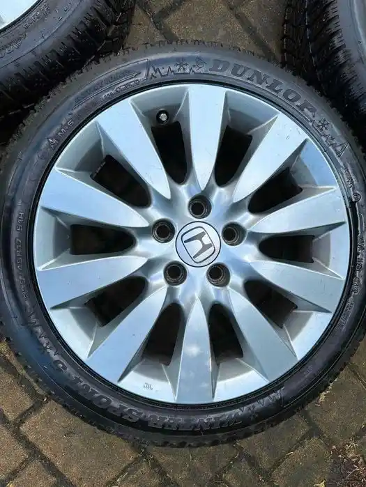 HONDA Civic VIII IX Koła  17  Zima Dunlop 8mm