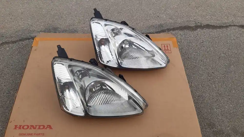 Honda Civic VII 2001- Lampa Przód Prawa