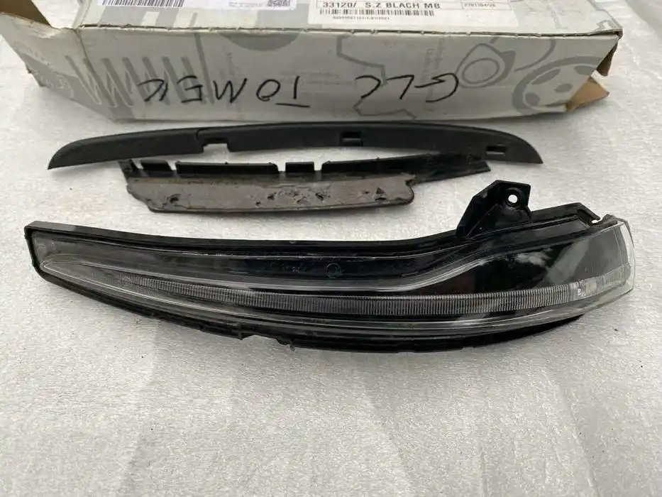 Mercedes W205 W213 Kierunkowskaz Lewy