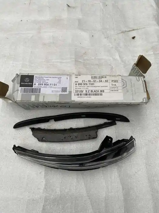 Mercedes W205 W213 Kierunkowskaz Lewy