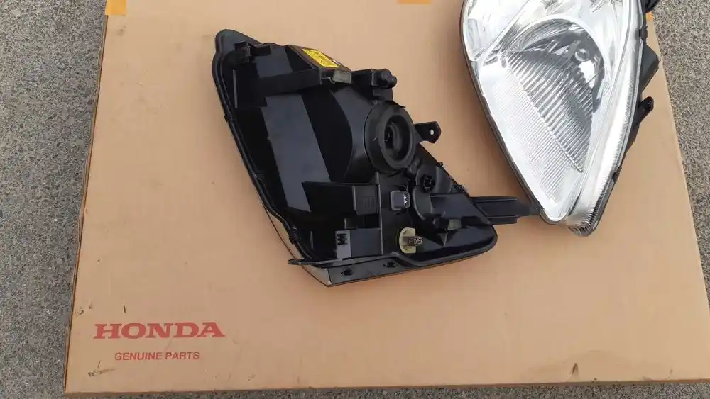 Honda Civic VII 2001- Lampa Przód Prawa