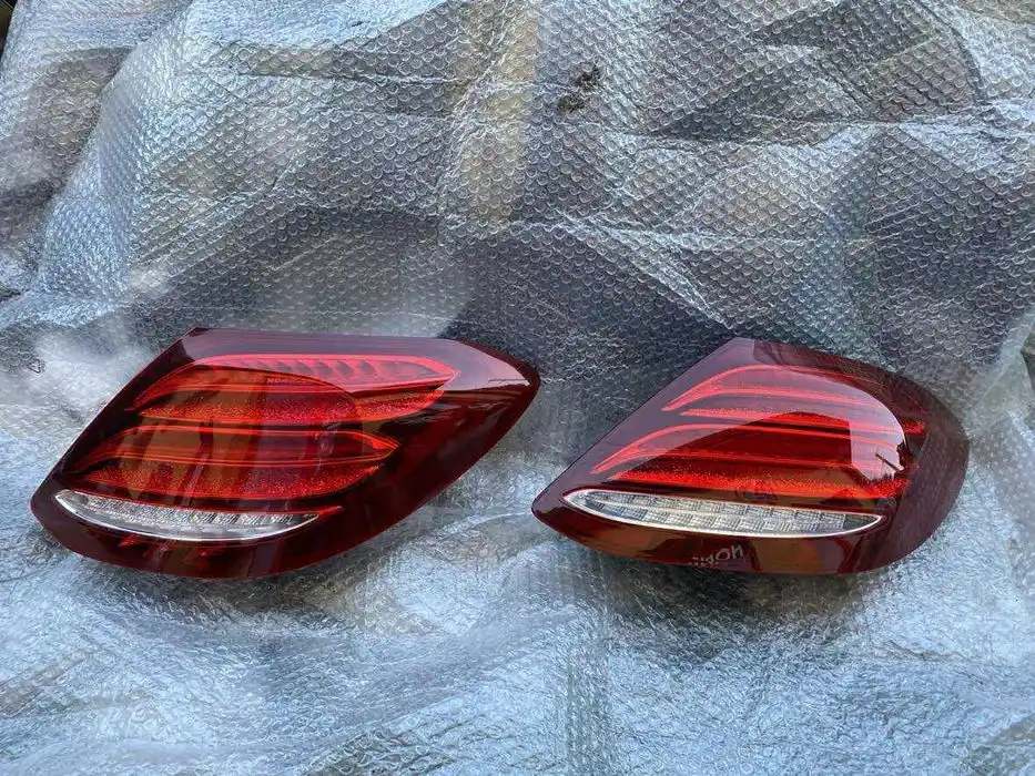Mercedes E Klasa W213 Lampa Tył Tylna Prawa