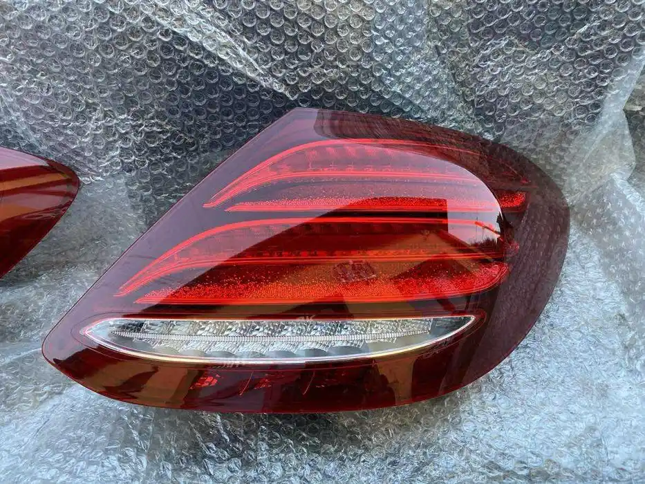 Mercedes E Klasa W213 Lampa Tył Tylna Prawa