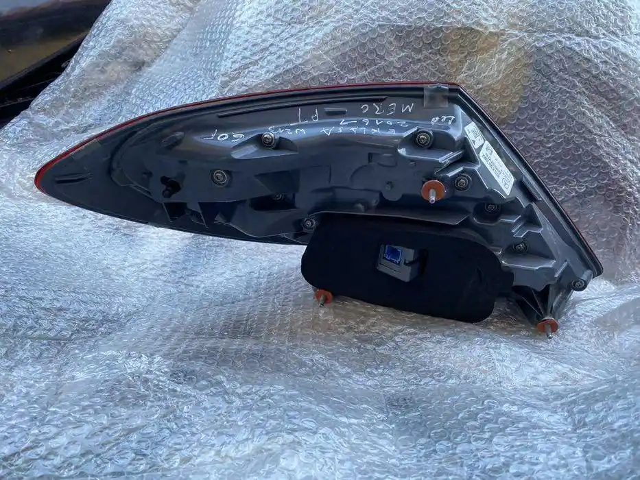 Mercedes E Klasa W213 Lampa Tył Tylna Prawa