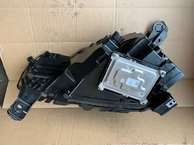 JEEP  AVENGER Full LED Lampa Prawa ładna