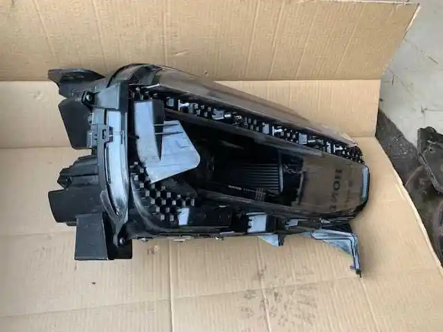 JEEP  AVENGER Full LED Lampa Prawa ładna