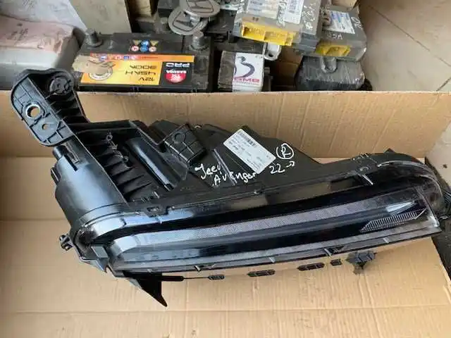 JEEP  AVENGER Full LED Lampa Prawa ładna