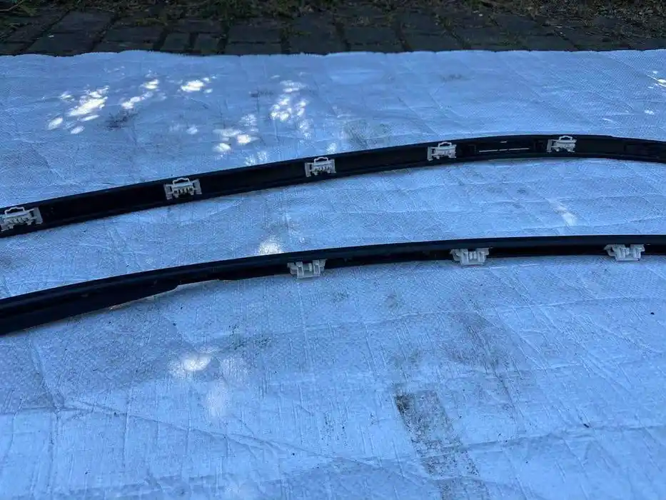 Mercedes C klasa W205 Listwa Dachowa Lewa