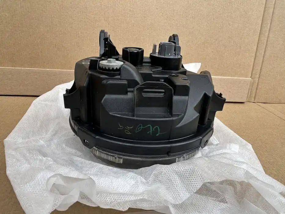 Honda CB 125R 300  Lampa Przód Przednia Led Relfektor OEM