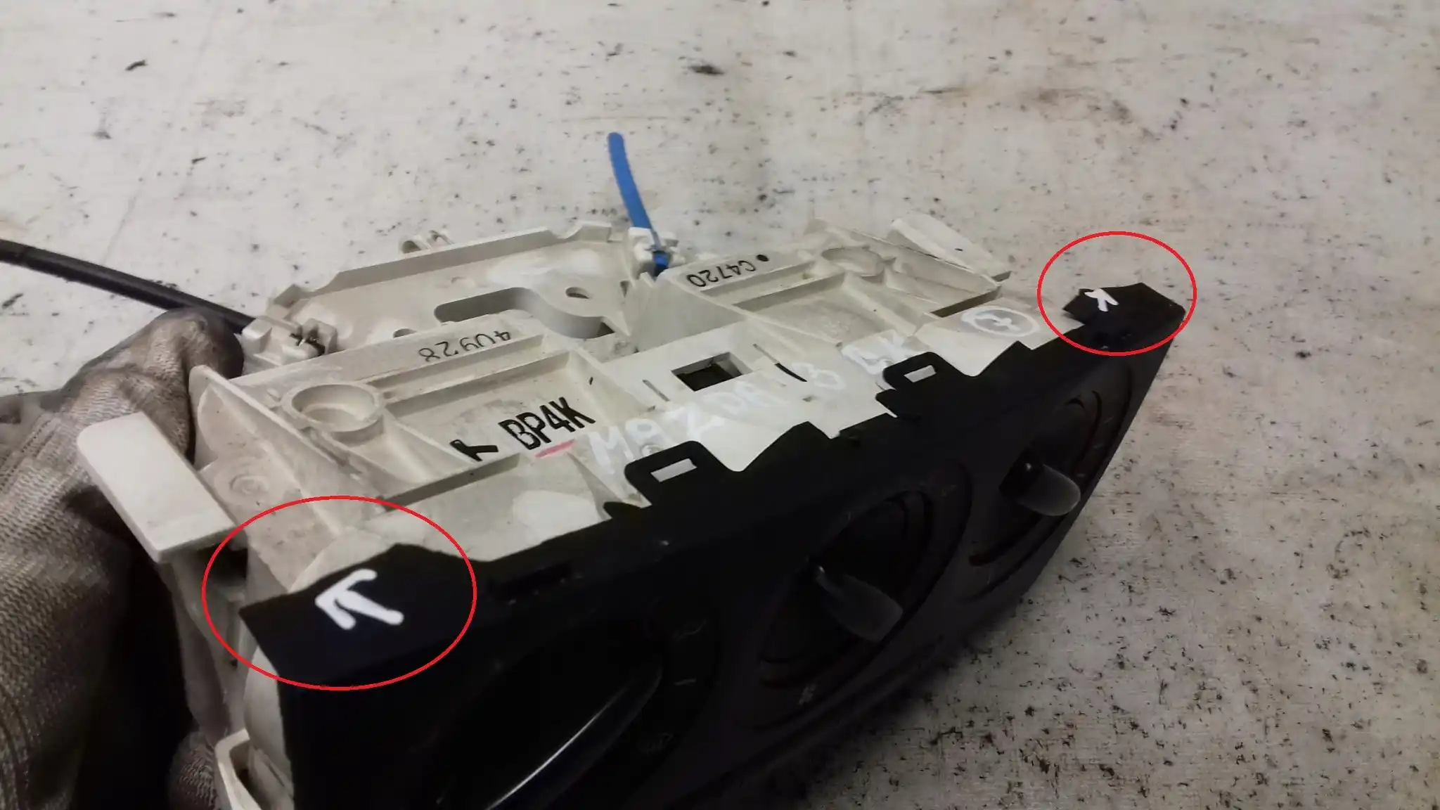 PANEL STEROWANIA NAWIEWU KLIMATYZACJI BP4K MAZDA 3 BK 03-