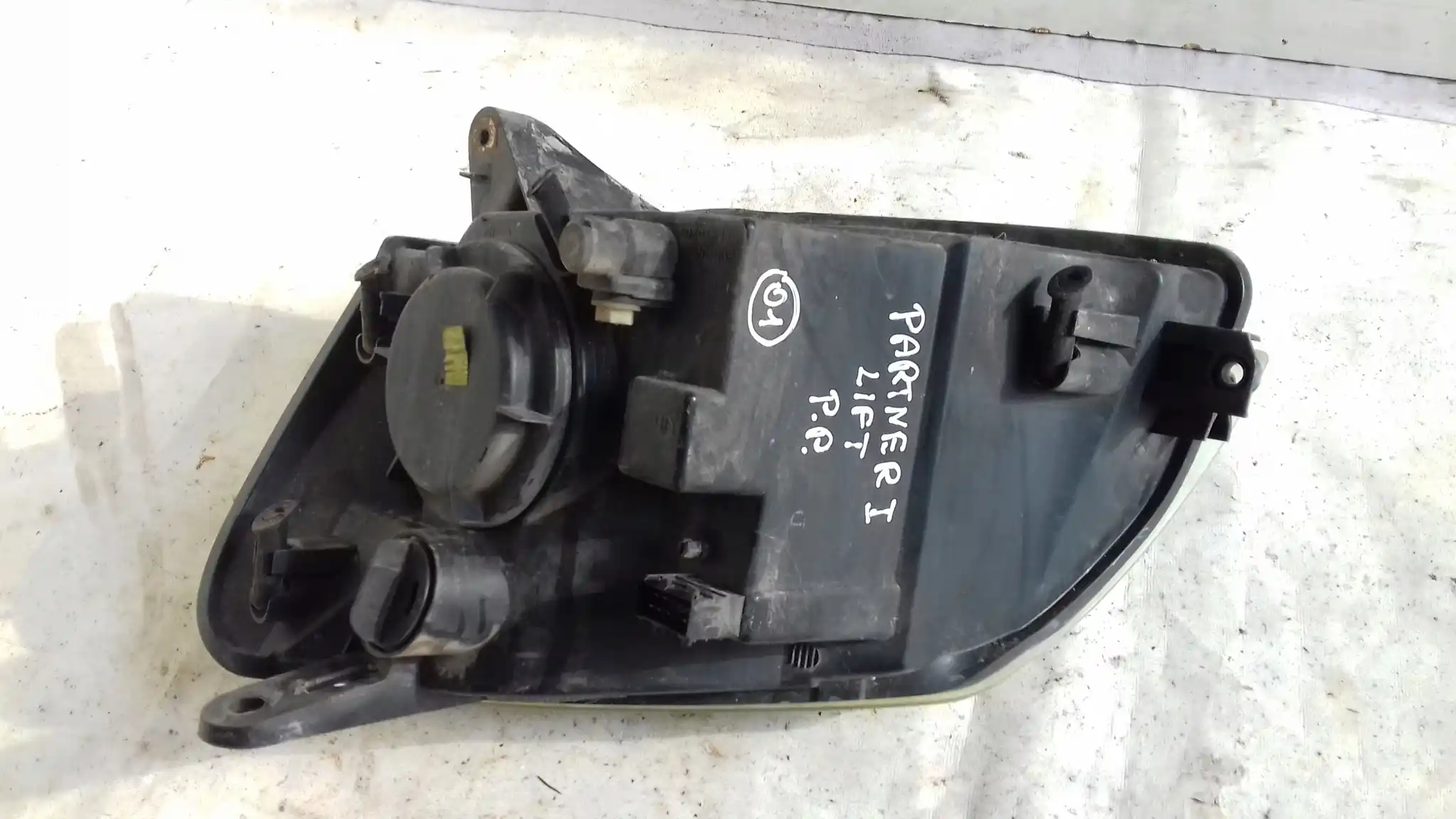 LAMPA PRAWY PRZÓD PRZEDNIA 9644150880 PEUGEOT PARTNER I LIFT BERLINGO 02-10