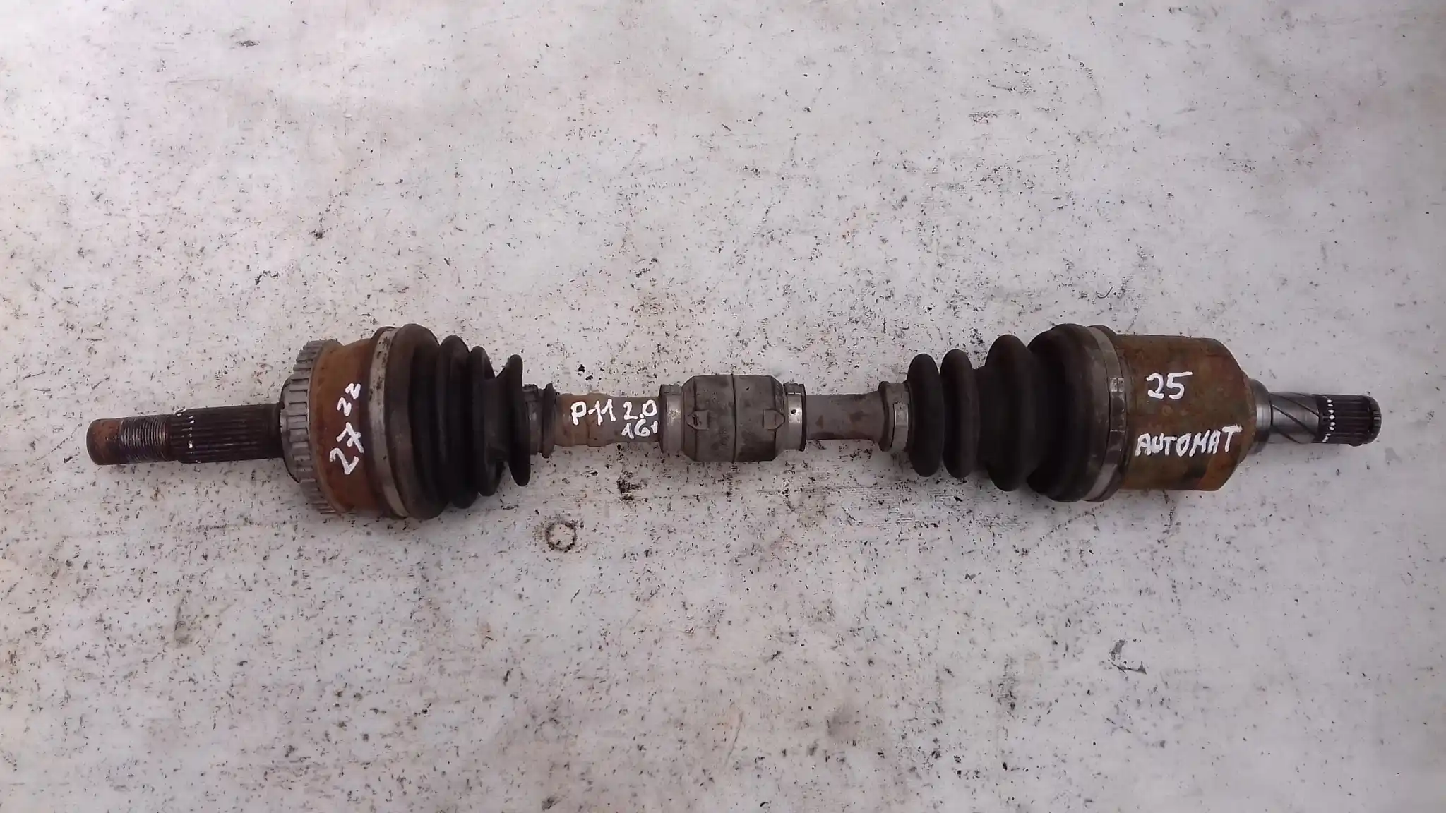 PÓŁOŚ LEWA KRÓTKA NISSAN PRIMERA P11 2.0 16V 96- AUTOMATYCZNA SKRZYNIA