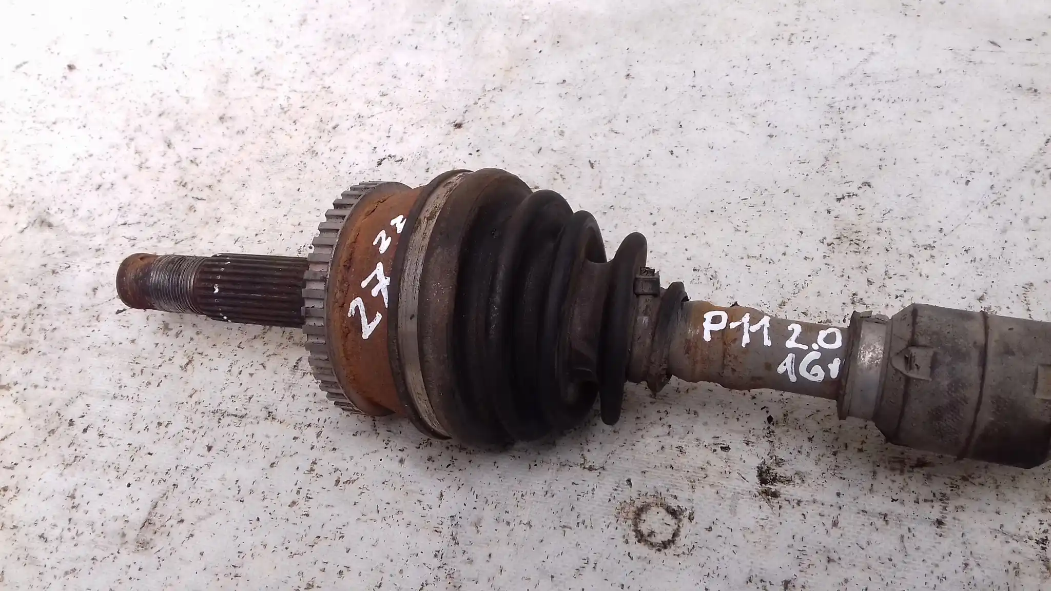 PÓŁOŚ LEWA KRÓTKA NISSAN PRIMERA P11 2.0 16V 96- AUTOMATYCZNA SKRZYNIA