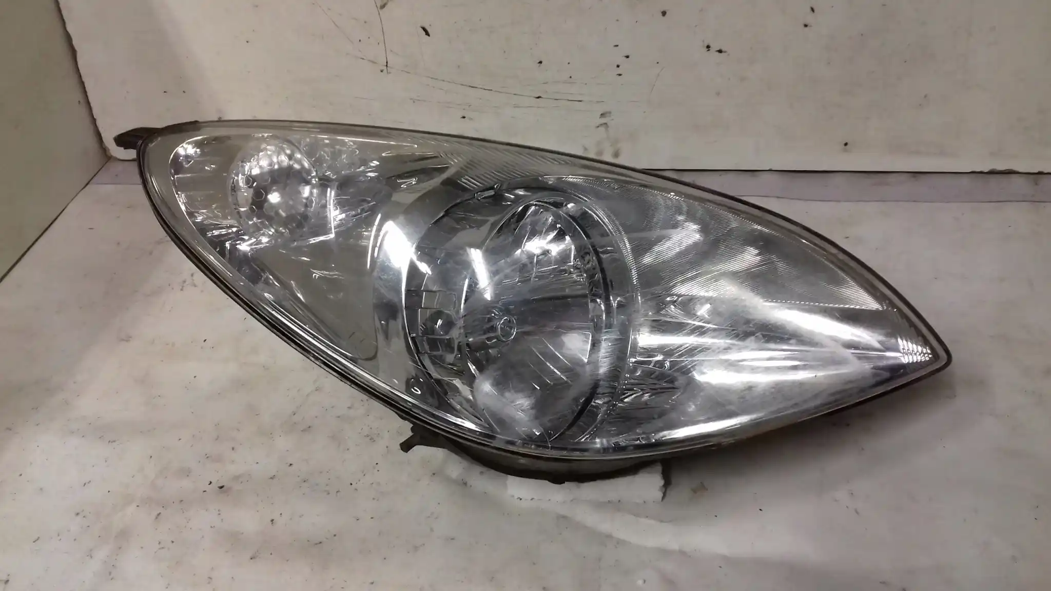 LAMPA PRAWY PRZÓD PRZEDNIA HYUNDAI I20 08-12