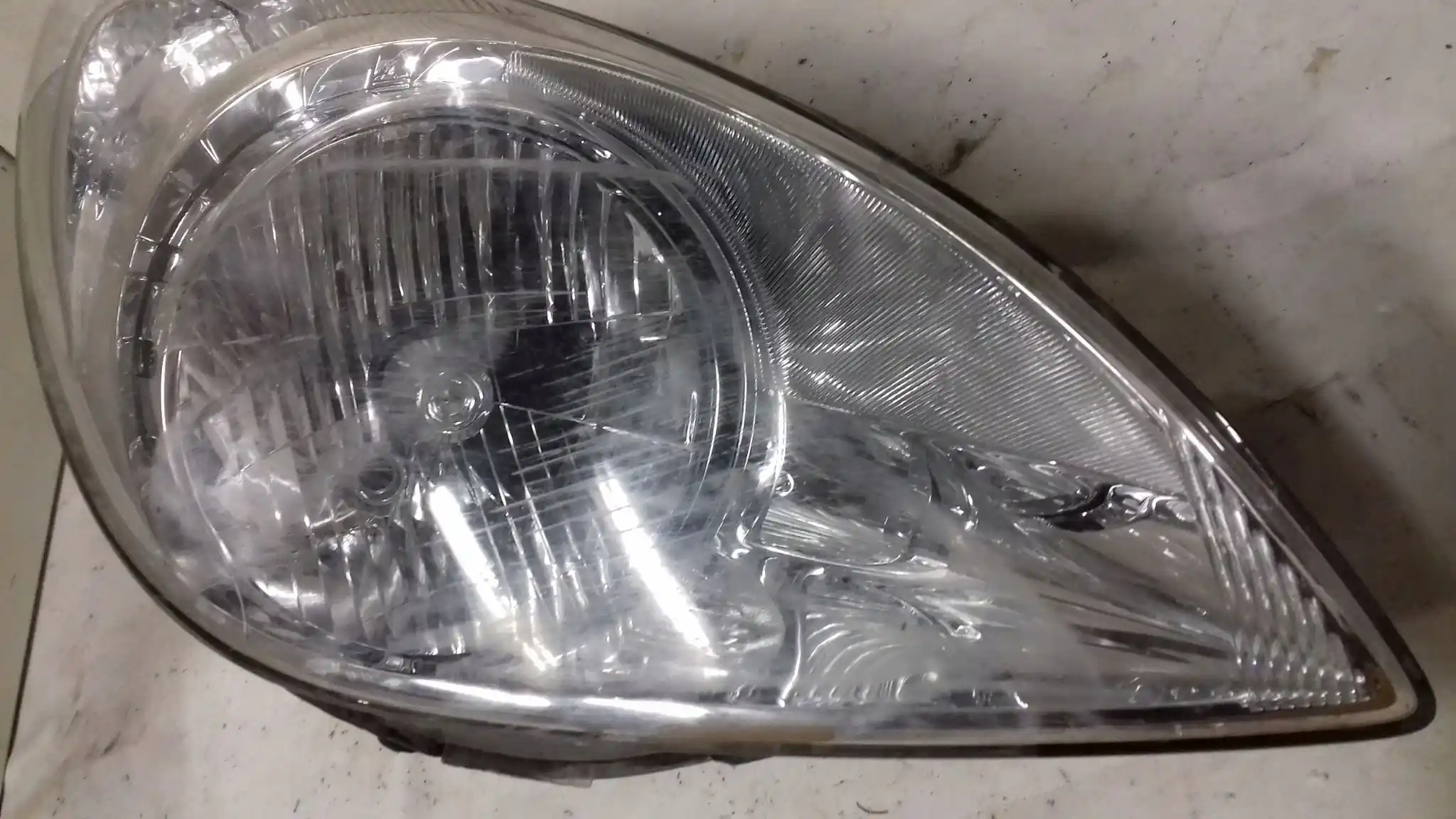 LAMPA PRAWY PRZÓD PRZEDNIA HYUNDAI I20 08-12