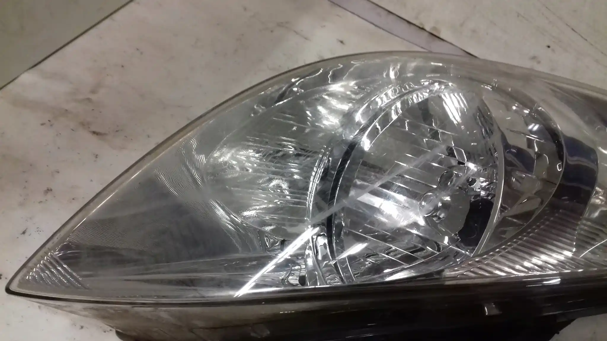 LAMPA PRAWY PRZÓD PRZEDNIA HYUNDAI I20 08-12