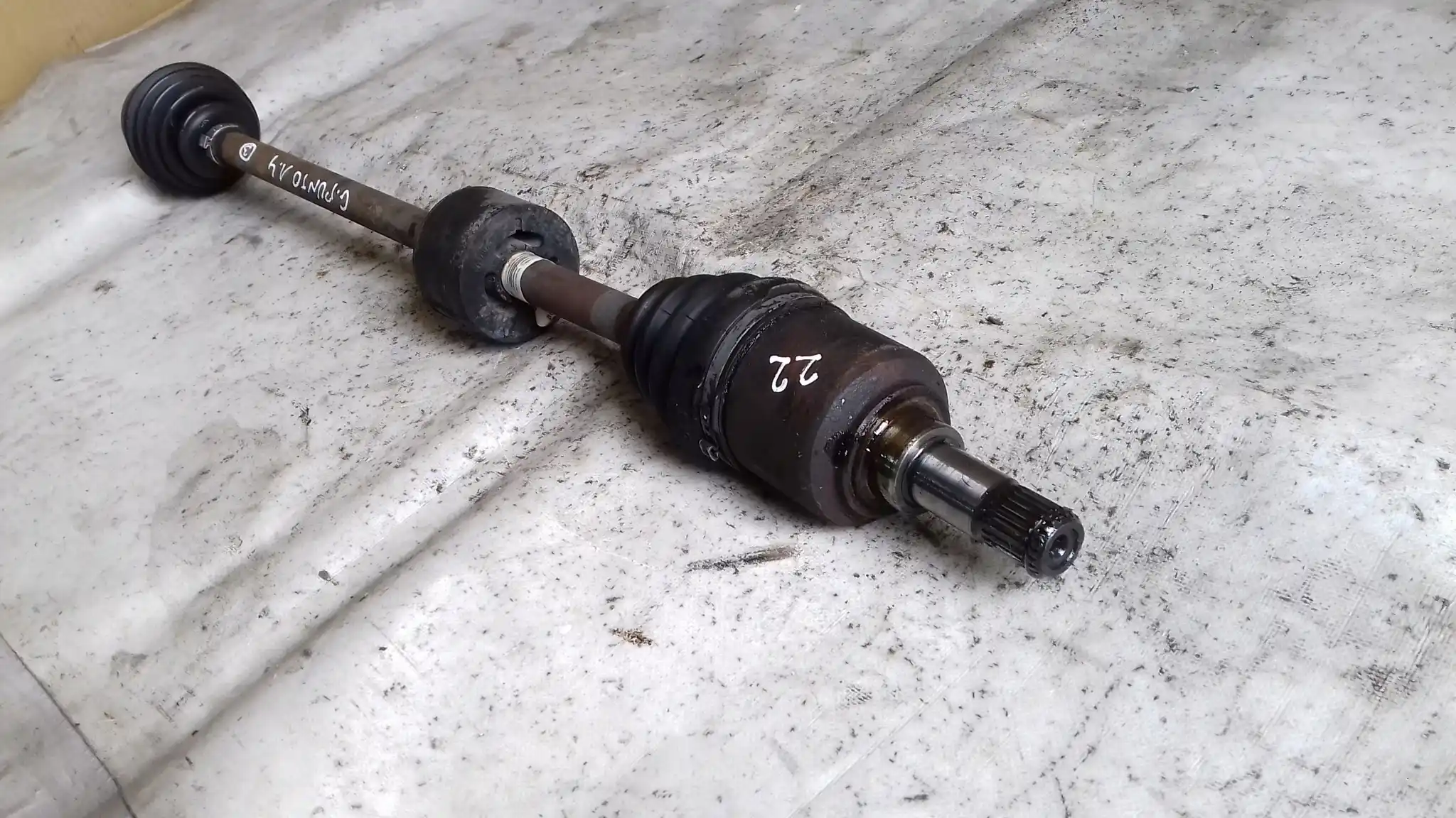 PÓŁOŚ PRAWA DŁUGA FIAT GRANDE PUNTO 1.4 8V 05-