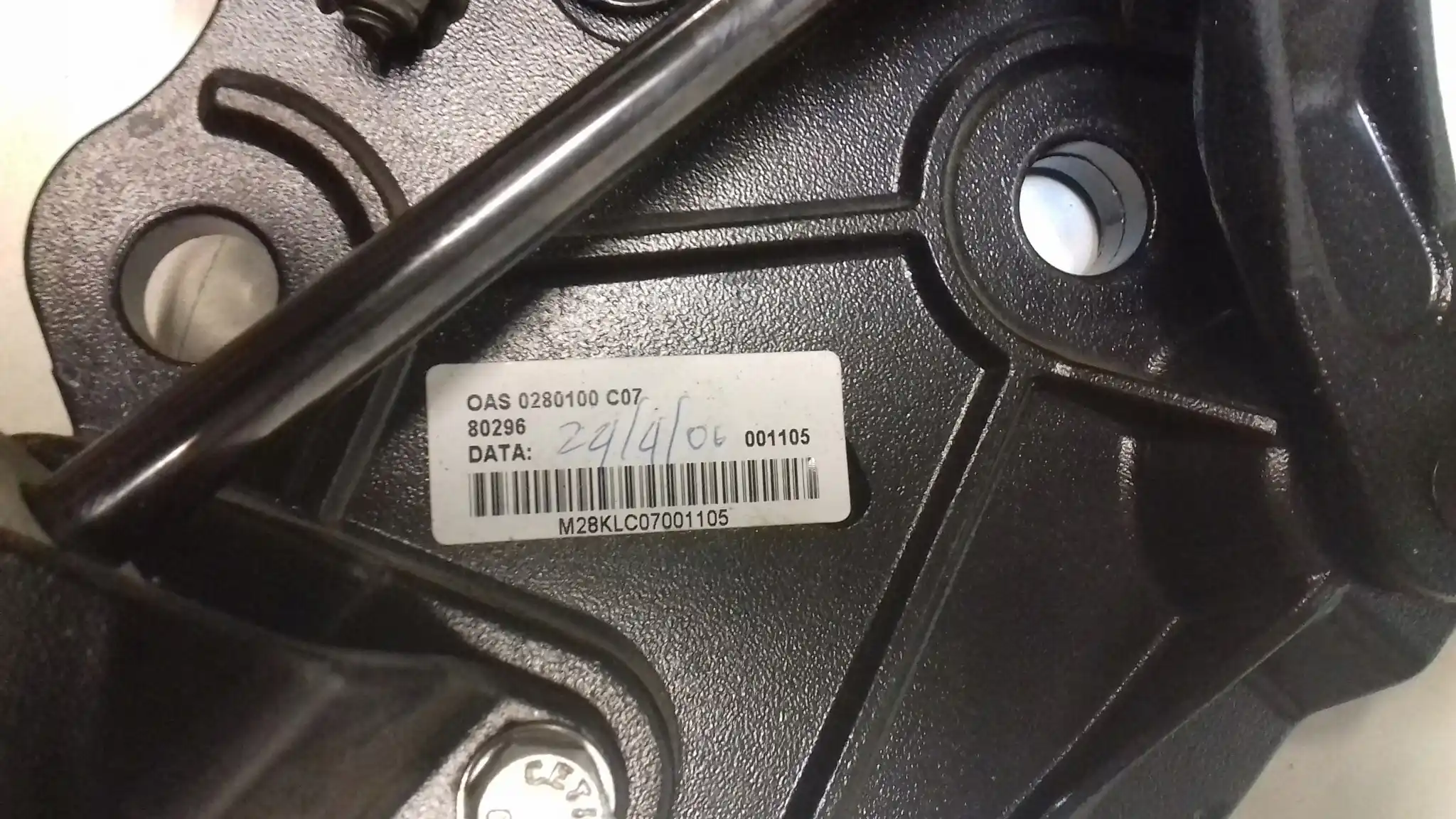 ZAWIAS KLAPY DACHU LEWY COLT VI CABRIO 04-