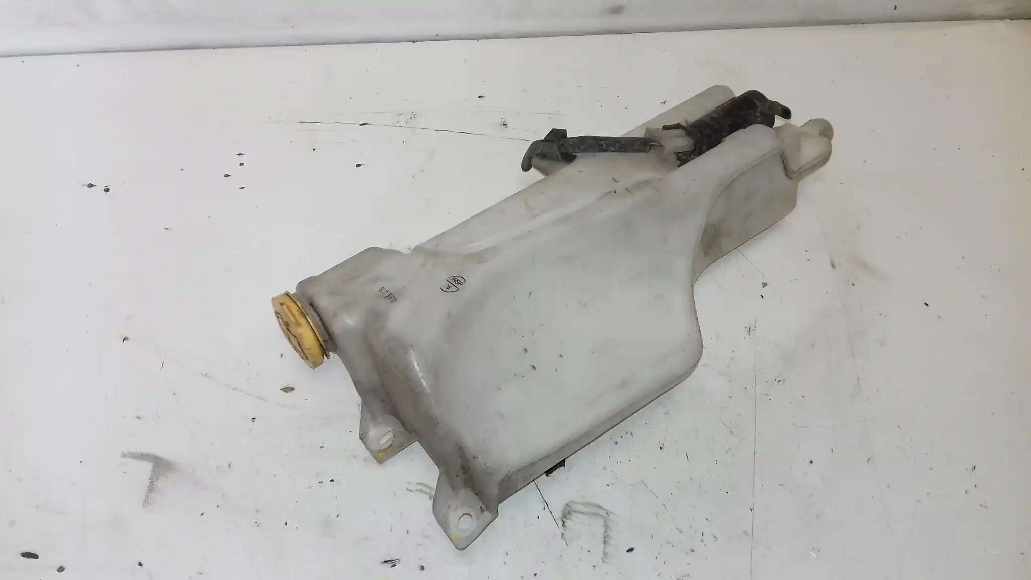 ZBIORNICZEK SPRYSKIWACZY FORD RANGER II 06-11