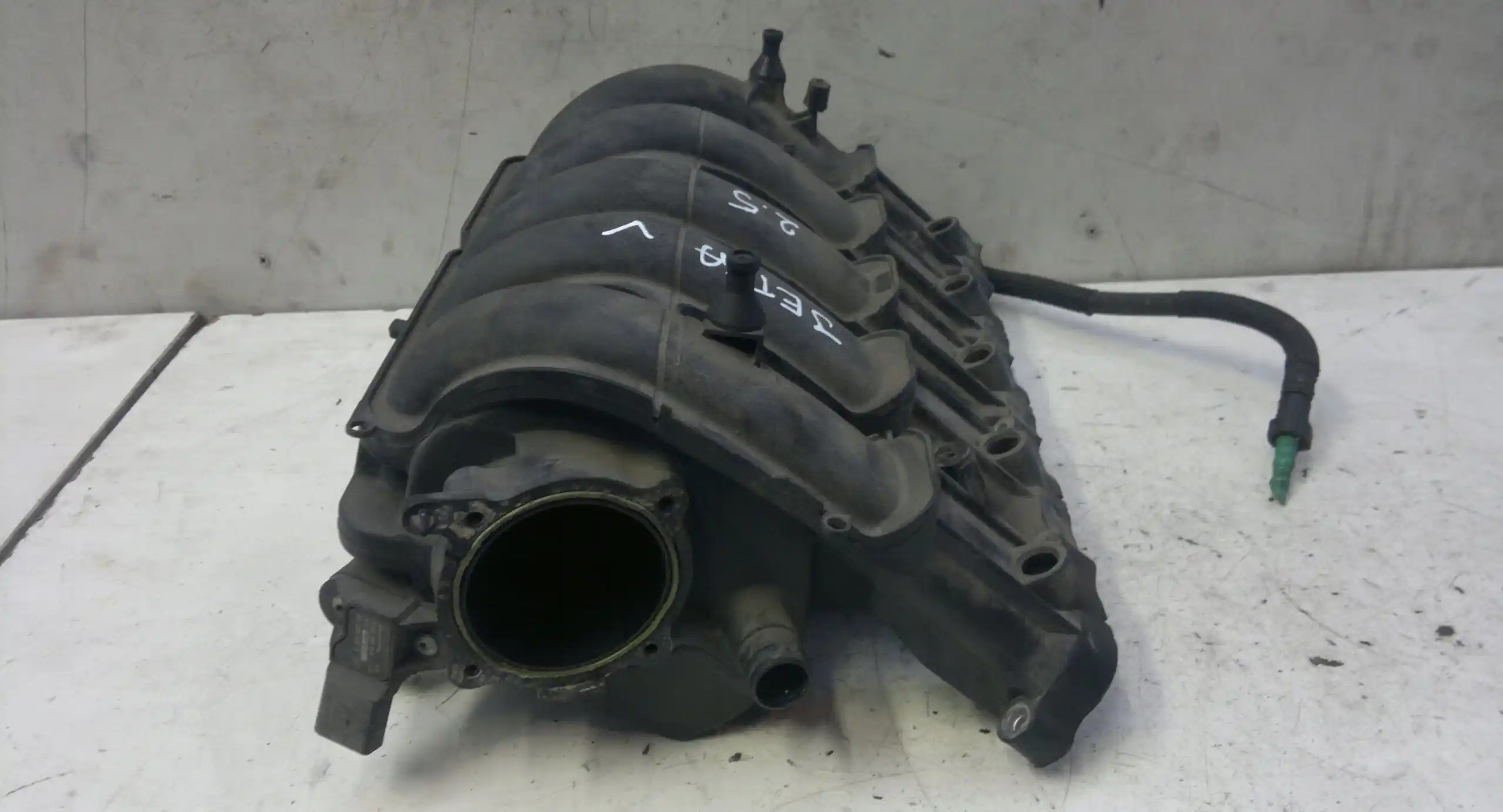 KOLEKTOR SSĄCY 07K133201F VW JETTA V 2.5