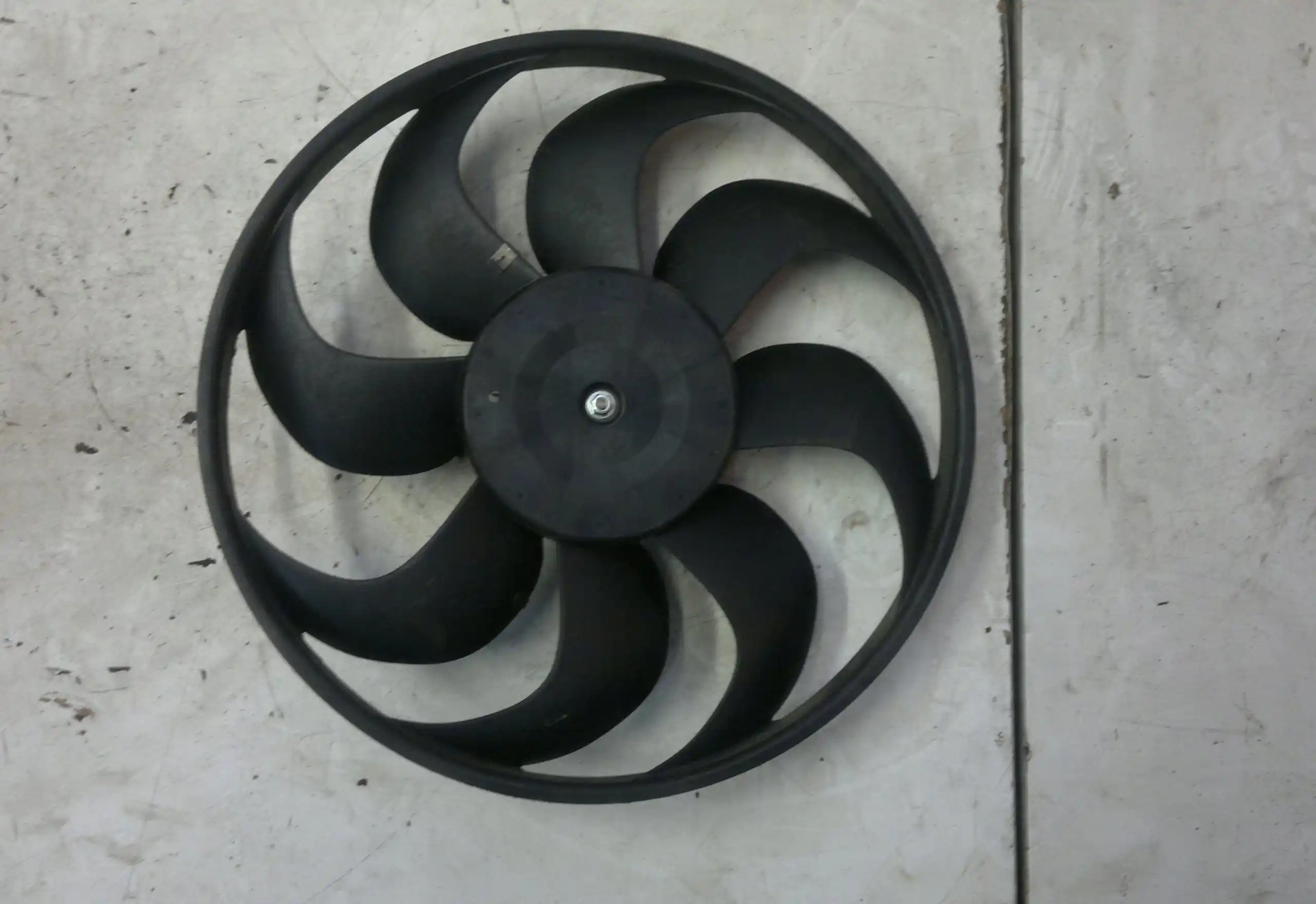 WENTYLATOR CHŁODNICY 5YY0584 RENAULT CLIO IV 4
