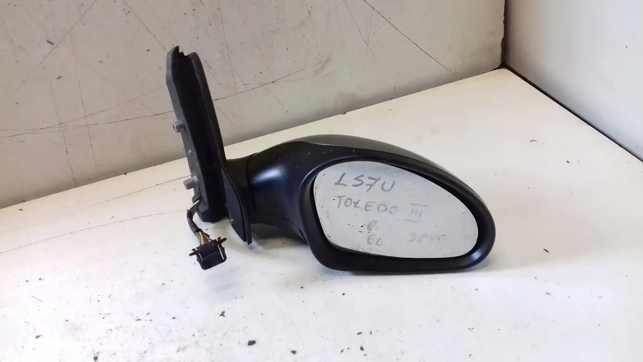 LUSTERKO ELEKTRYCZNE PRAWE SEAT TOLEDO III 04 LS7U