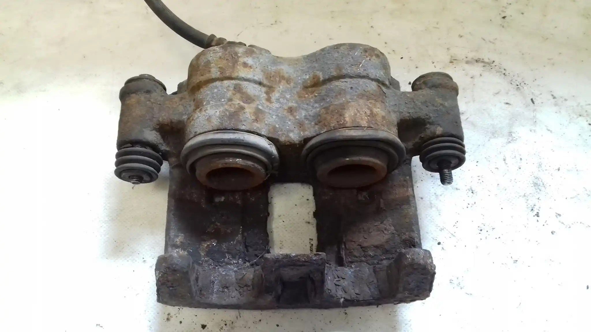 ZACISK PRAWY PRZÓD IVECO III 2.8 TD 99-06 BLIŹNIAK