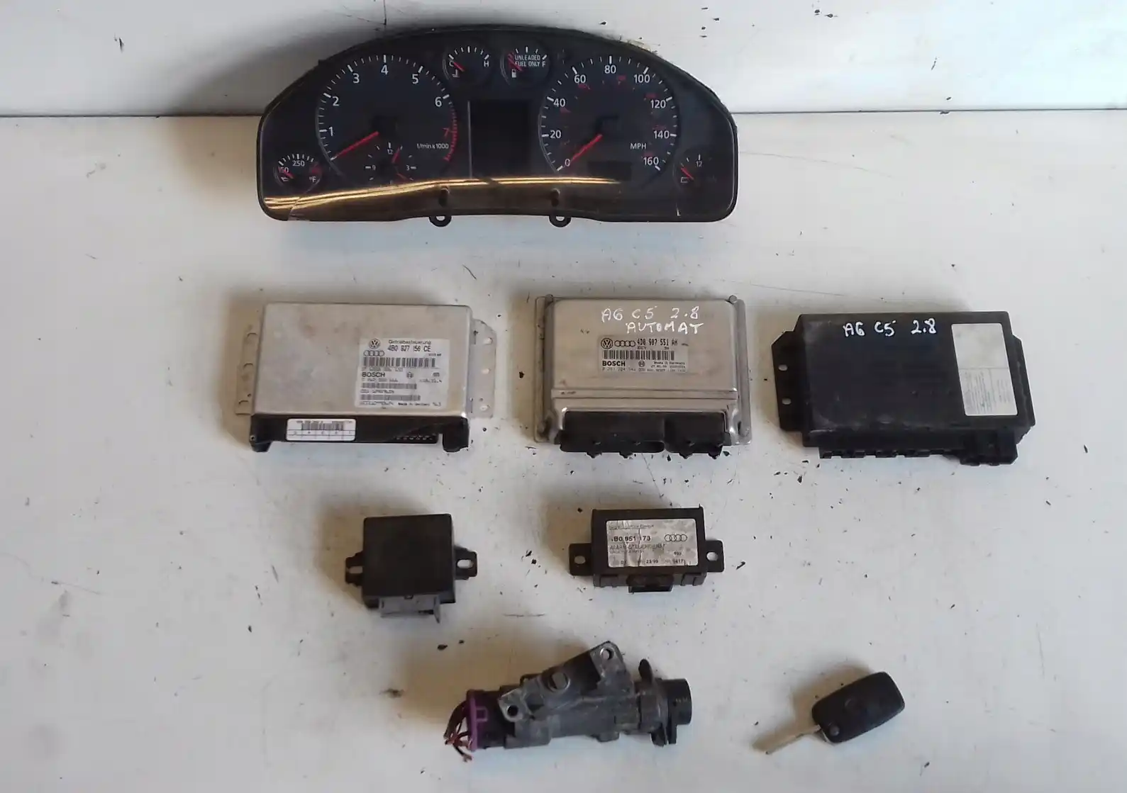 KOMPUTER ZESTAW IMMO AUDI A6 C5 2.8 QUATTRO AHA