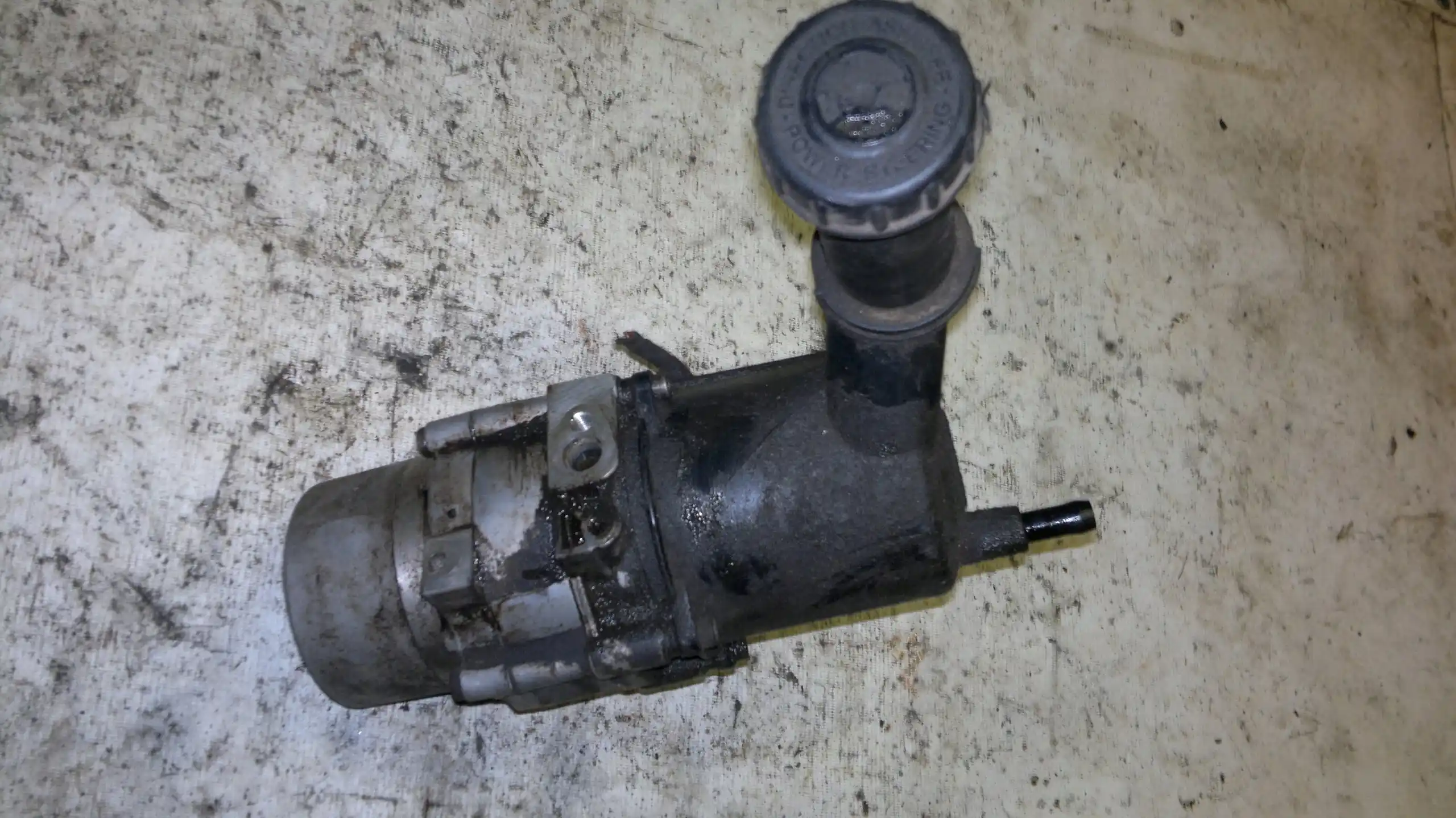 POMPA WSPOMAGANIA 9685590380 CITROEN C4 I 04-