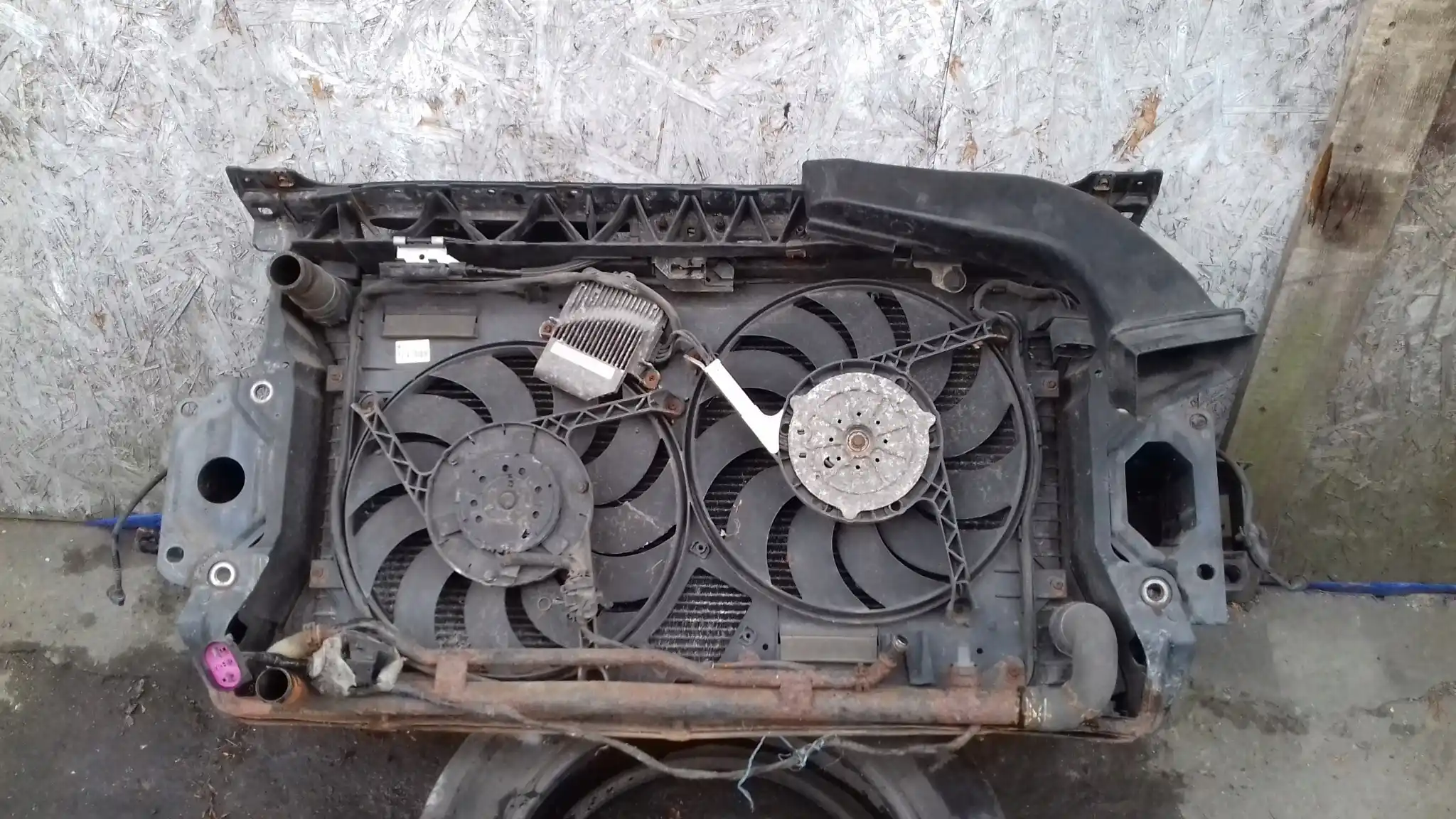 PAS PRZEDNI CHŁODNICE VW PHAETON 3.2 VR6 V6 02-